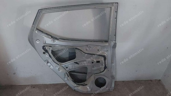 Hyundai İ20 Sol Arka Kapı