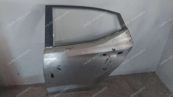 Hyundai İ20 Sol Arka Kapı