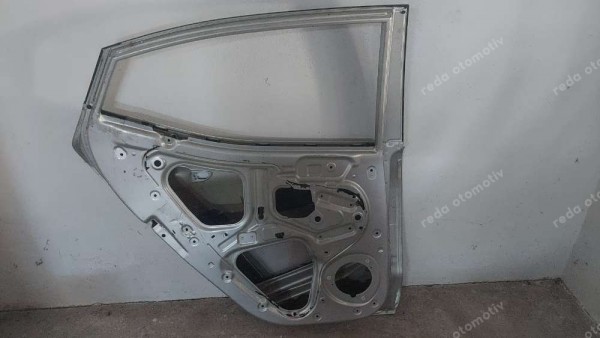 Hyundai İ20 Sol Arka Kapı