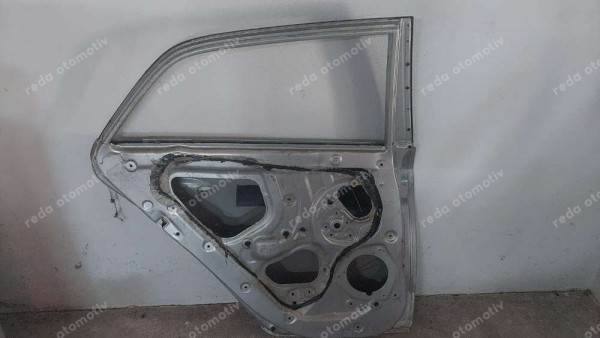 Hyundai İ20 Sol Arka Kapı