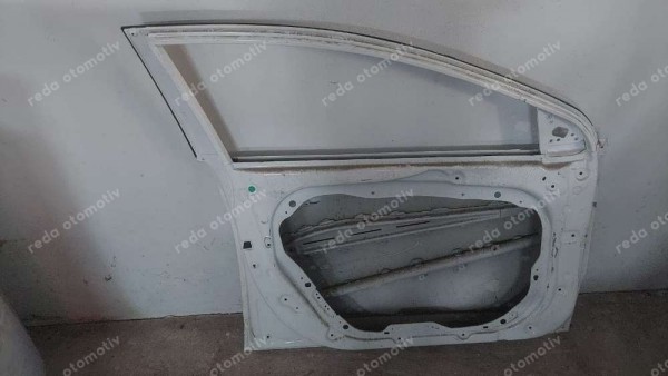 Hyundai İ20 Sol Ön Kapı