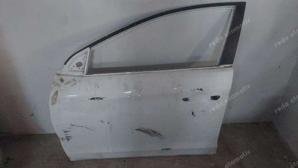 Hyundai İ20 Sol Ön Kapı