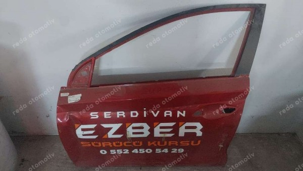 Hyundai İ20 Sol Ön Kapı