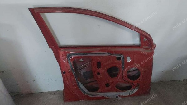 Hyundai İ20 Sol Ön Kapı