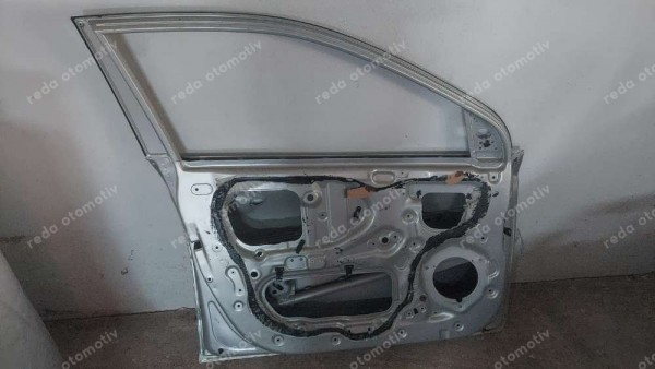 Hyundai İ20 Sol Ön Kapı