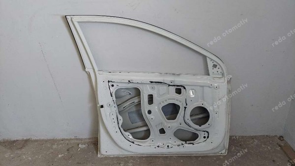 Hyundai İ20 Sol Ön Kapı