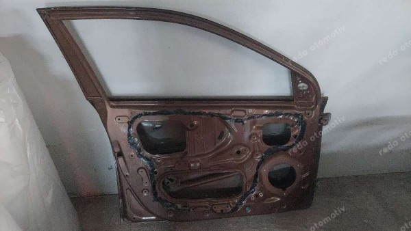 Hyundai İ20 Sol Ön Kapı