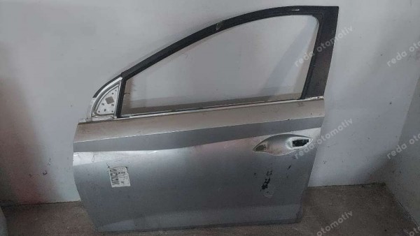 Hyundai İ20 Sol Ön Kapı