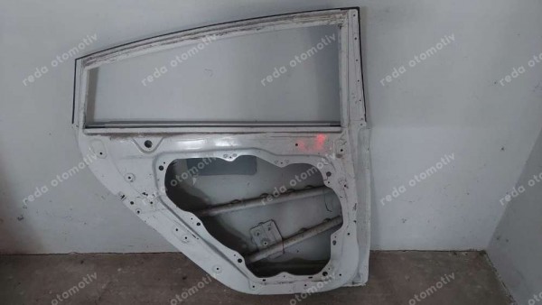 Hyundai Elantra Sol Arka Kapı