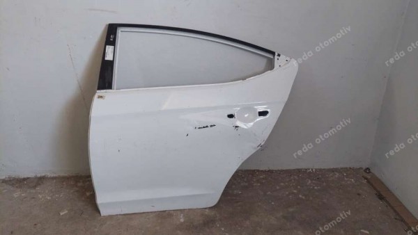 Hyundai Elantra Sol Arka Kapı