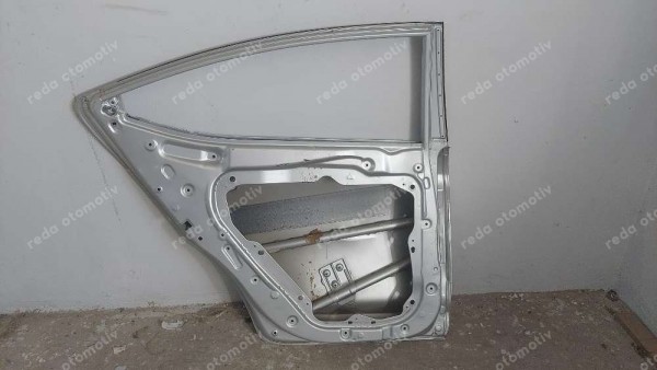 Hyundai Elantra Sol Arka Kapı