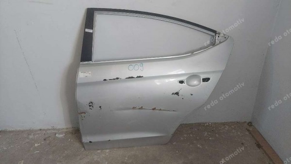 Hyundai Elantra Sol Arka Kapı