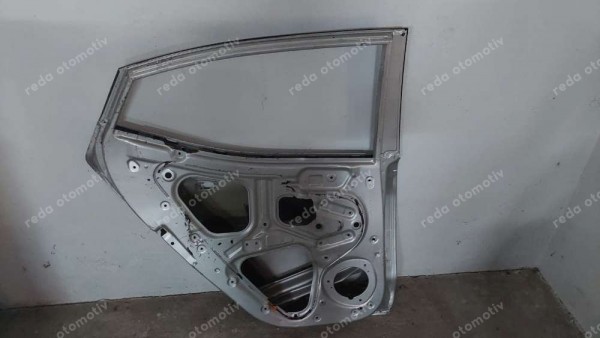 Hyundai İ20 Sol Arka Kapı