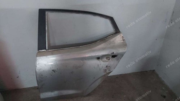 Hyundai İ20 Sol Arka Kapı