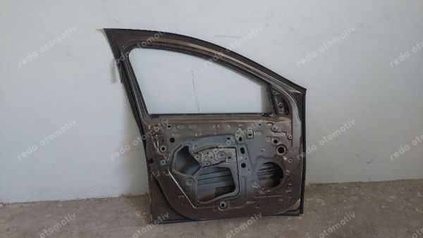 Dacia Sandero Stepway Sol Ön Kapı