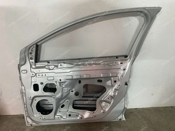 Renault Megane 4 Sağ Ön Kapı