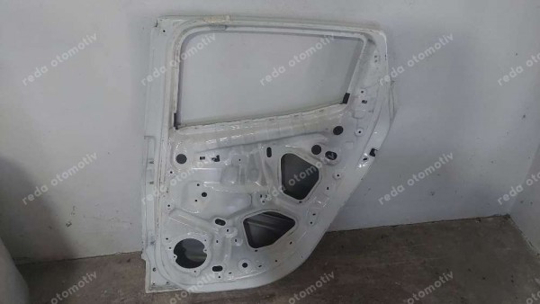 Renault Clio 4 Sağ Arka Kapı