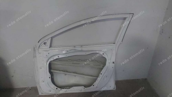Hyundai Elantra Sağ Ön Kapı