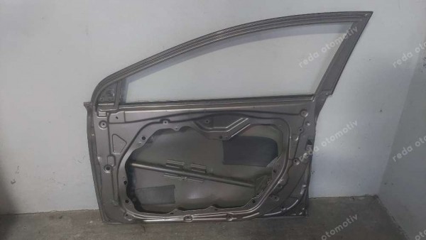 Hyundai Elantra Sağ Ön Kapı