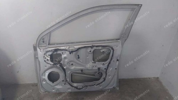 Hyundai İ20 Sağ Ön Kapı