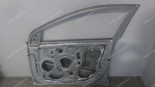 Hyundai İ20 Sağ Ön Kapı