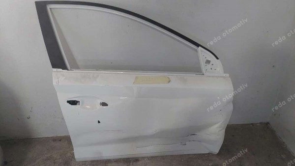 Hyundai İ20 Sağ Ön Kapı