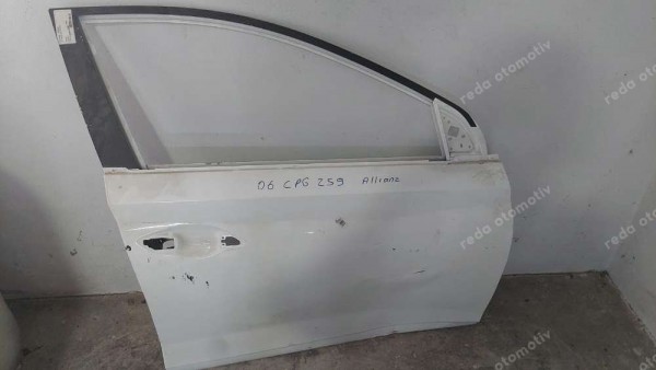 Hyundai İ20 Sağ Ön Kapı