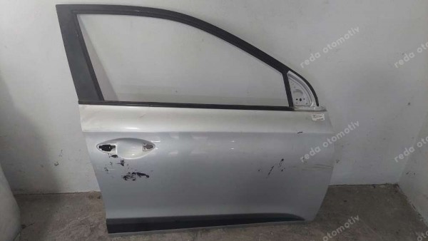 Hyundai İ20 Sağ Ön Kapı