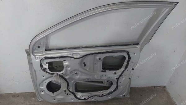 Hyundai İ20 Sağ Ön Kapı