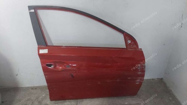 Hyundai İ20 Sağ Ön Kapı