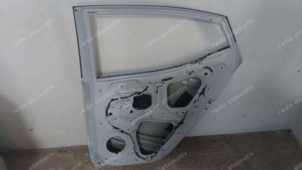 Hyundai İ20 Sağ Arka Kapı