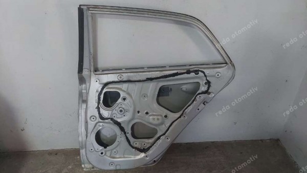 Hyundai İ20 Sağ Arka Kapı