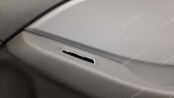 Renault Clio5 Sağ Ön Kapı Döşemesi 809005230R YP (DA-130)