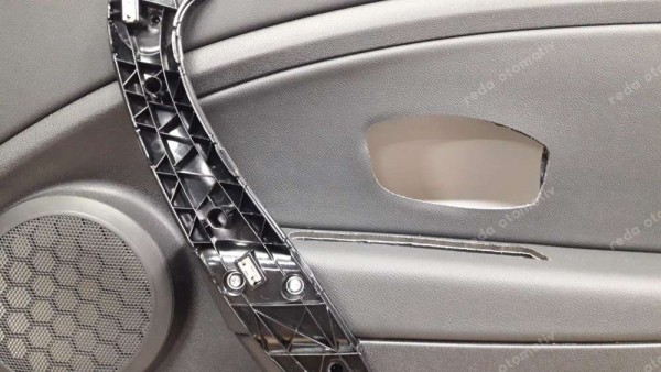 Renault Fluence Sağ Ön Kapı Döşemesi Pandizot Orj 809006345R YP (FF-120)