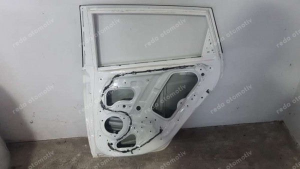 Hyundai İ20 Sağ Arka Kapı