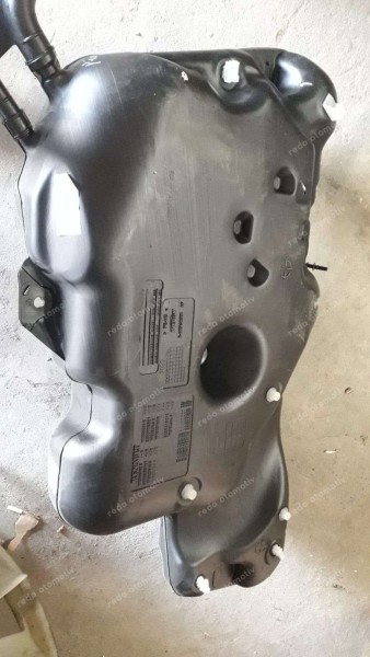 Dacia Duster XJD Yakıt Deposu 172036520R YP