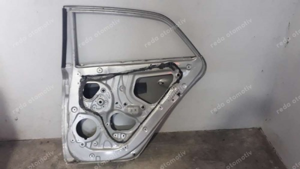 Hyundai İ20 Sağ Arka Kapı