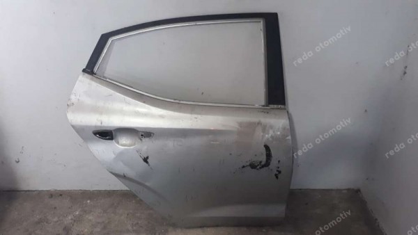 Hyundai İ20 Sağ Arka Kapı