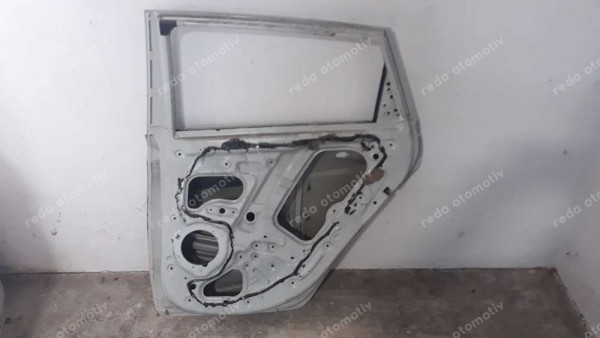 Hyundai İ20 Sağ Arka Kapı