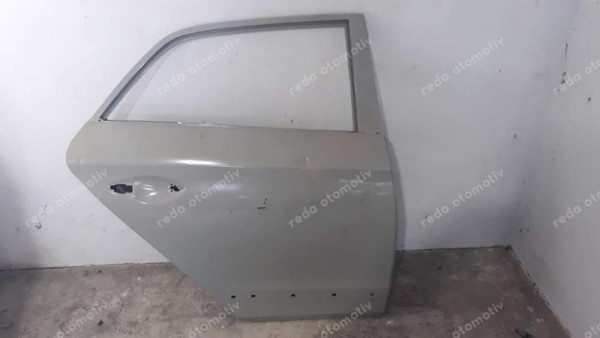 Hyundai İ20 Sağ Arka Kapı