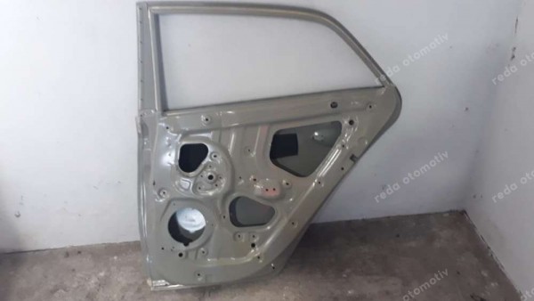 Hyundai İ20 Sağ Arka Kapı