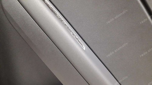 Renault Captur2 Sağ Arka Kapı Döşemesi 829A06741R YP (ED-130/EV)