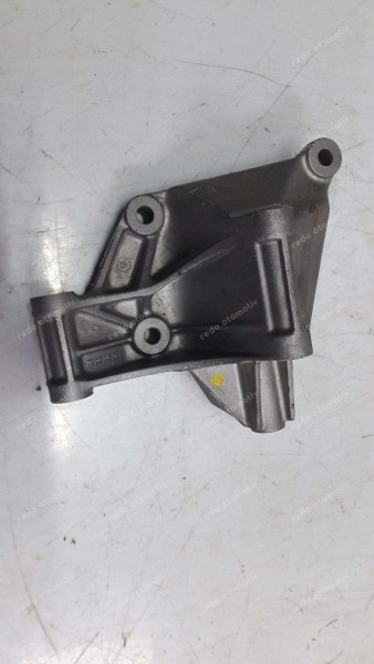 Renault  Thalia-Clio-Symboll Sarj Dinamo Ayağı / Alternatör Mesnedi  CA R11TXE-21TSE  RENAULT 11 FLASH 7700746097 YP (AC-120)