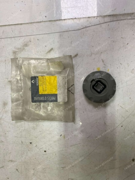 Duster 1 Logan 1 Koltuk Yatırma Kolu Orjinal YP 8200147844 (IA-124)