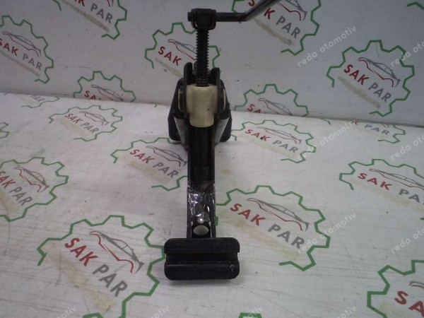 Ford Fiesta Escort Araba Krikosu 36FB-17080-BB CP (AF-121)