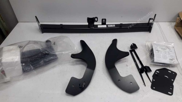 Renault Megane 4 Çeki Demiri Seti Orj. 8201636365 YP (AP-130)