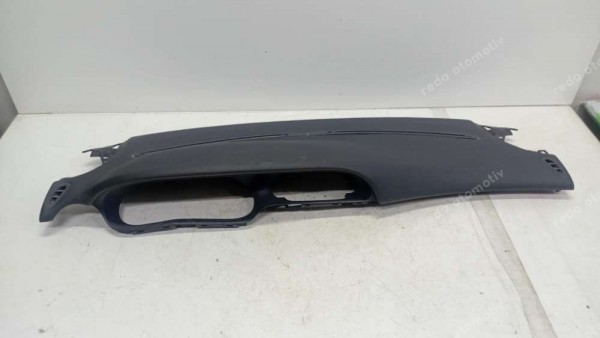 Renault Megane 1 Torpido Göğüs Üst Parçası Orj Sökme 8200068649 YP (AA-130)