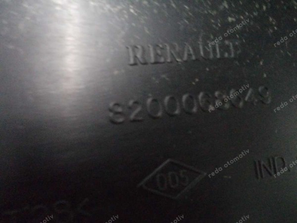 Renault Megane 1 Torpido Göğüs Üst Parçası Orj Sökme 8200068649 YP (AA-130)