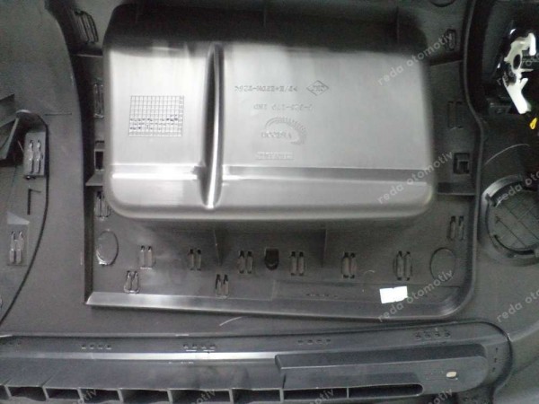 Renault Symbol Thalia Torpido Göğüs Üst Parça Orj Sıfır 8200697693 YP (AA-130)