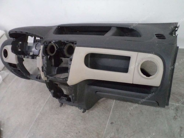 Dacia Dokker Torpido Göğüs Orjinal Çıkma 681007344R 681006313R CP (AA-130)